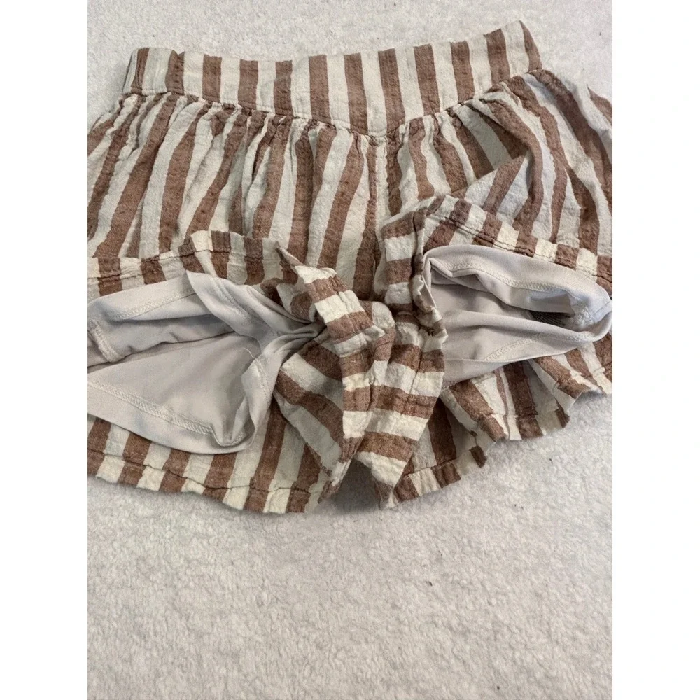 Old Navy Girls Tan White Striped Shorts L 10-12 Elastic‎ Waist Lined Neutral